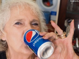 77-летняя бабушка говорит, что за последние 60 лет не пила ничего, кроме колы