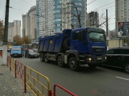 Перекрытие дорог: на Гагаринском плато снова протестуют, а на трассе Одесса-Киев митинг евробляхеров