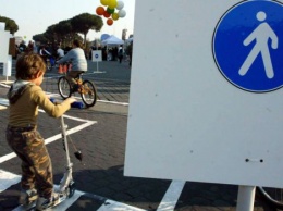 В Италии 5-летнего мальчика оштрафовали за превышение скорости езды на самокате