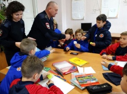 В Керчи полицейские провели уроки правового информирования детей