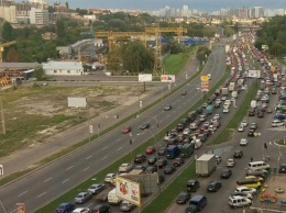 Кличко пристыдили за одновременный ремонт четырех мостов в Киеве и создание транспортного коллапса