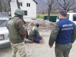 На Закарпатье глава сельсовета пытался дать взятку пограничнику, чтобы переправить в Румынию контрабандные сигареты