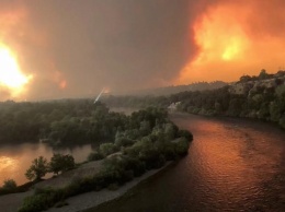 После пожаров в Калифорнию пришли грозящие селями дожди