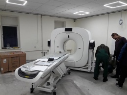 Началась установка современного компьютерного томографа в Бердянской горбольнице