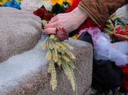 В Днепре почтили память погибших от Голодомора