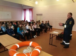 Для школьников Евпатории провели мастер класс крымские спасатели