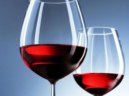 Ученые: Помощью в сексе станут две рюмки красного сухого вина