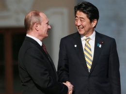 В Японии обвинили Абэ в желании идти на уступки Путину