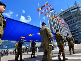 Армия Макрона и Путина: стали известны неожиданные нюансы европейской инициативы