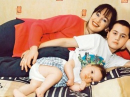 Лариса Гузеева выложила фото с сыном и дочкой