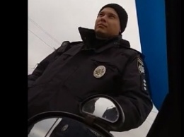 Акимовские полицейские поразили "знаниями" ПДД (видео)
