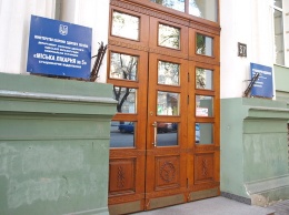 В Одесской больнице №5 проводят ремонт лифтов и установку пожарной сигнализации