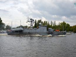 28 ноября в Николаеве разведут мосты: из акватории НСЗ выпустят ракетный катер «Прилуки»