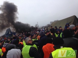 Бунт ''евроблях'' на границе Украины: появились новые подробности столкновений