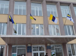 Город в Одесской области вывесил на здании мэрии флаг ВМС - в поддержку пленных украинских моряков
