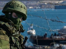 Россия экстренно стягивает военную технику в Крым, колонна с ракетными комплексами попала на видео