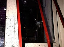 Осколки летели в окна: ночью на Браелках взорвалась граната