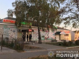 На Днепропетровщине трое в масках обчистили круглосуточную аптеку