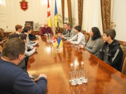 Мэр Одессы встретился с юными киберспортсменами