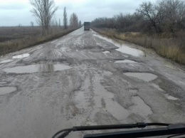 Наших дорог не смолкнет «слава»: еще один украинец впечатлился состоянием дороги Н-11 «Николаев-Днепр» у Казанки и выложил видео в Youtube