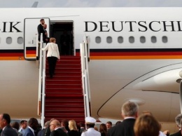 С самолетом Меркель случилось серьезное ЧП: чем все закончилось