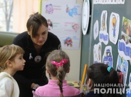 В школу на Шулявке пришла полиция