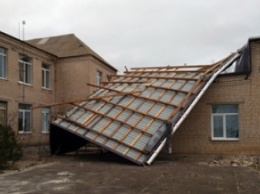Шквальный ветер и шторм наделали беды в курортной Кирилловке и окрестных селах (фото)