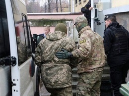 Украинских моряков в "Лефортово" поместили в карантинные одиночные камеры