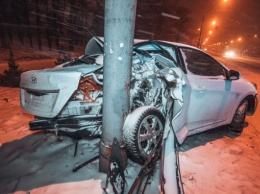 В снежную ночь на дорогах Киева произошло два серьезных ДТП (фото, видео)