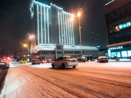 В Украине выпало до 23 сантиметров снега в первый день зимы: в столице образовались пробки. Фото