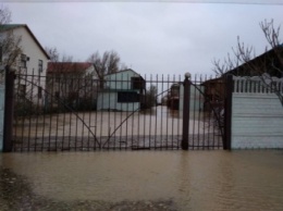 Кирилловку, которую затопило во время шторма, показали на центральном канале (видео)