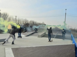В пригороде Одессы открыли скейт-парк