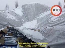 Под Киевом рухнула крыша спортшколы, которую полгода назад отремонтировали. Фото