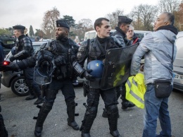 Протесты в Париже: полиция задержала более 100 демонстрантов. Фото