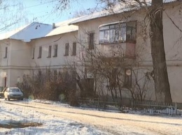 Полтергейст от ЖКХ: В Саранске пол многоквартирного дома уходит из-под ног