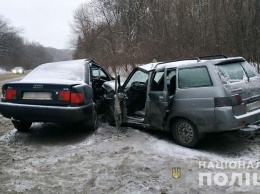Под Харьковом столкнулись машины, много пострадавших
