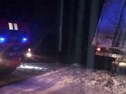 Спасатели Днепропетровщины оказывают помощь водителям на автодорогах