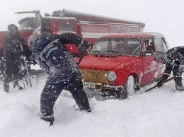 Непогода в Одесской области: за сутки спасли 34 человека и вытащили из снега более 20-ти машин