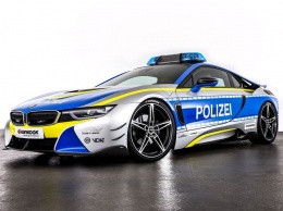 Гибридный спорткар BMW i8 стал полицейской машиной