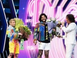 «Лавры все Киркорову»: Басков перестал быть крутым - просто носит цветы поп-короля - фанаты