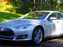 Пока водитель спал, Tesla на автопилоте уходила от полицейской погони