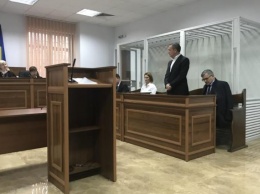 Суд отложил на неделю рассмотрение ходатайств защиты фигурантов "дела Мартыненко"