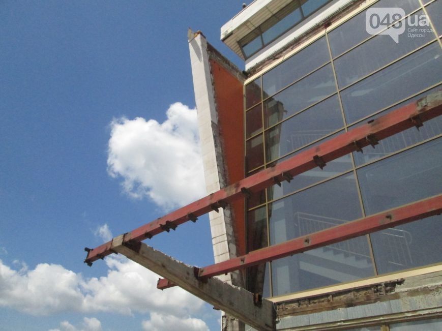Здание одесского Морвокзала «застыло» в реконструкции (ФОТО)