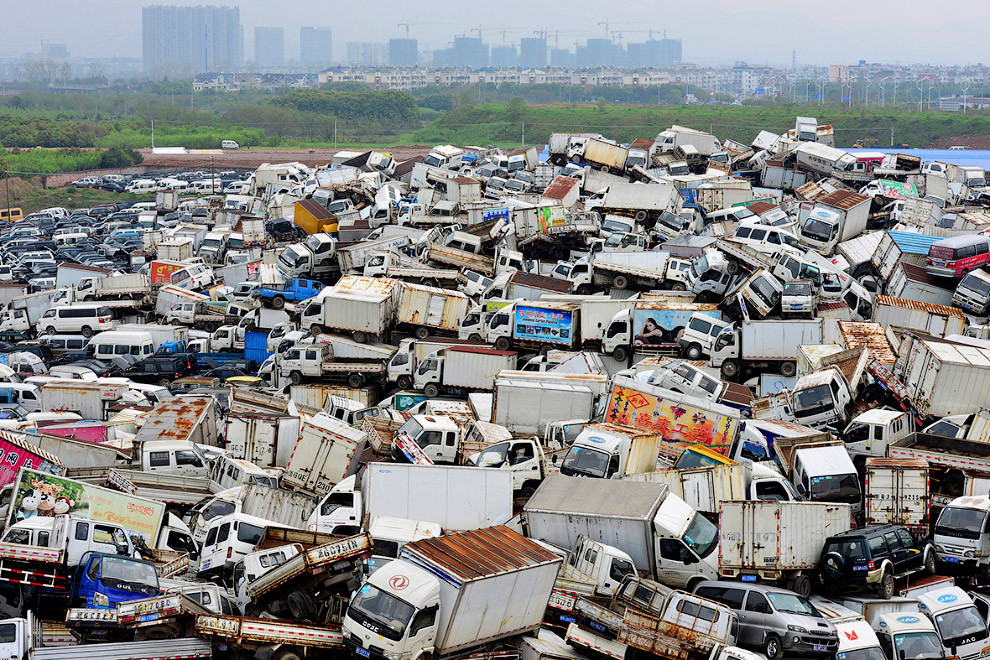 Печальное зрелище: как выглядят свалки автотранспорта в Китае
