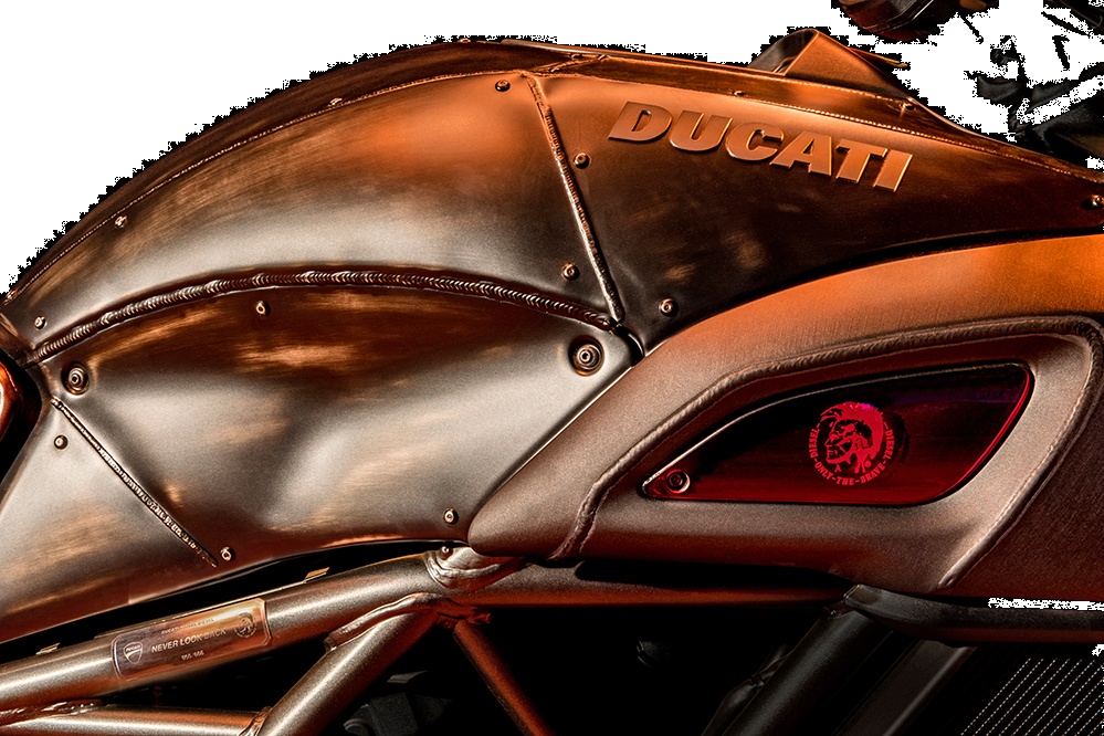 Эксклюзивный мотоцикл Ducati Diavel Diesel - в продаже всего 666 штук!