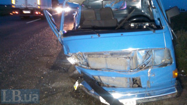 В результате столкновения трех автомобилей под Борисполем погиб человек