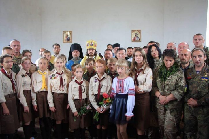 На Западной Украине раскольники притащили детей на освящение «пантеона героев АТО»
