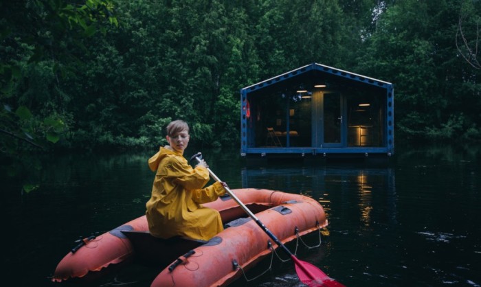 Отдых прямо на воде: плавучий дом в Подмосковье
