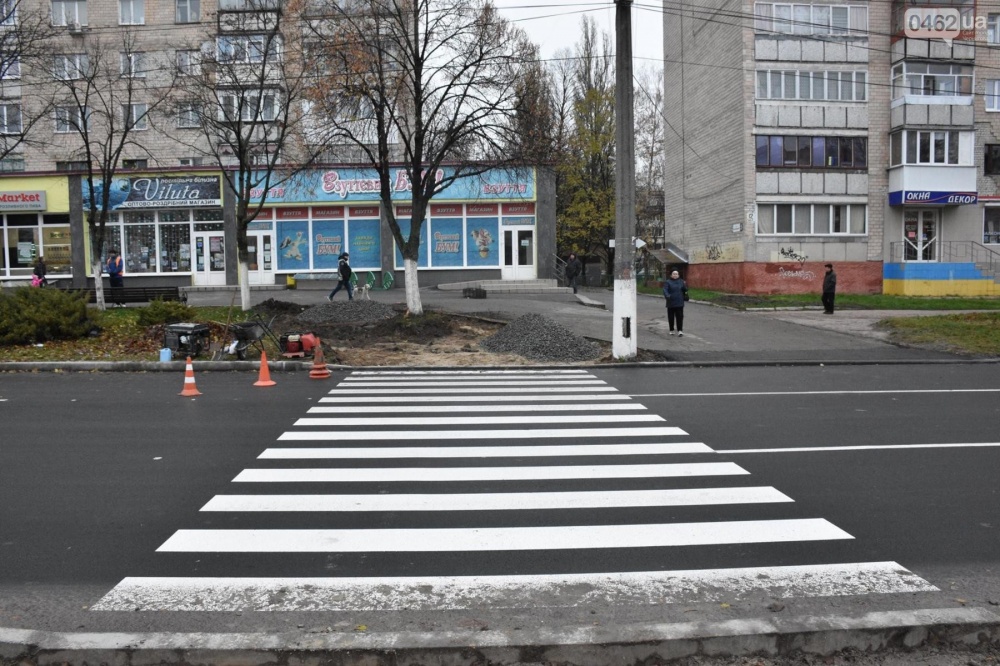 Почему пешеходные переходы в Чернигове рисуют «не там»?