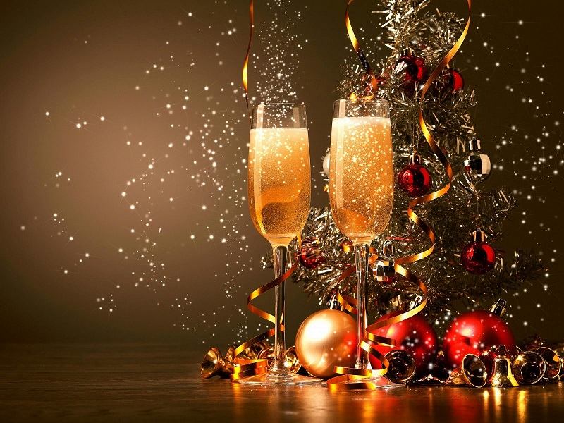 Новогодние приметы и традиции: что обязательно нужно сделать в Новый год